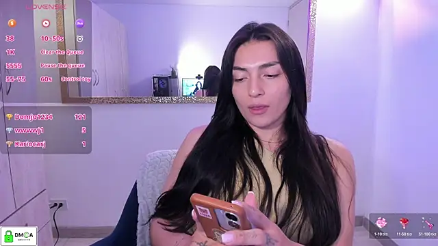 Chat +18 de EricaVanderhill ao vivo