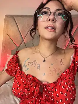 TeaseDollXXX 现场XXX聊天