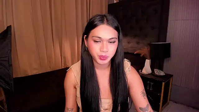 asianhugecockjulia Show Webcam