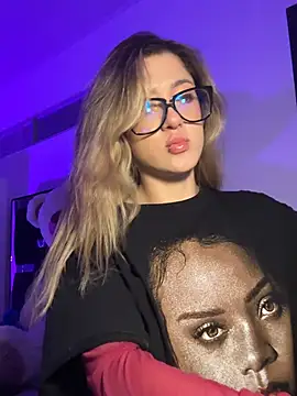 Онлайн чат XXX EveBensonX