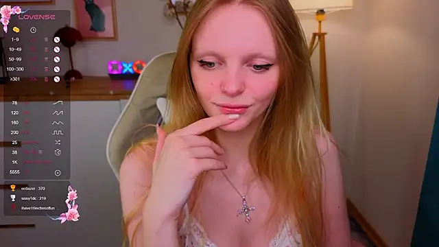 evangel1ne Chat XXX in diretta