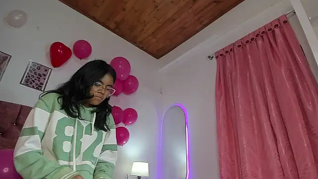 luna_velveth's Live XXX Chat