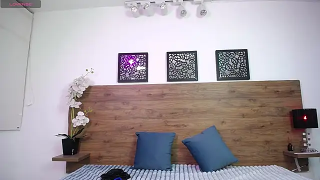 Show modela AlexandraCambell na web-kameri