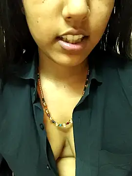 โชว์เว็บแคมของ reetika6375