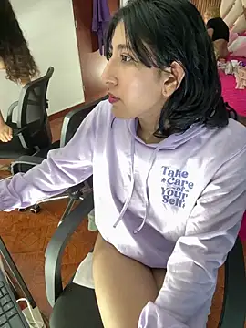 Chatroom XXX en direct de Violet_rousse7