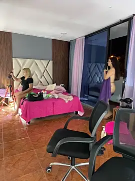 lana_rousse01 Show in webcam