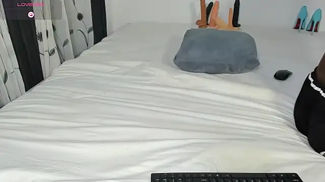 CREAMY_BUBBLEGUMのライブXXXチャット