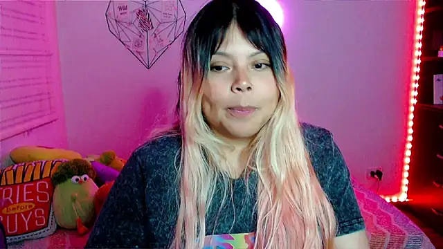 EllieMoonX Adlı Modelin Canlı XXX Sohbeti