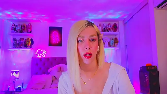 MadamBarbiee: διαδικτυακό σόου στην κάμερα