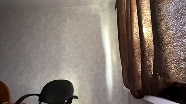 FoxieFlare – Naživo XXX chat