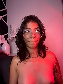 Chat +18 de TweetiePieXXX ao vivo