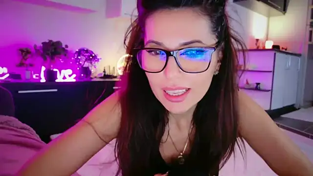 MissSmiley26 Adlı Modelin Canlı XXX Sohbeti