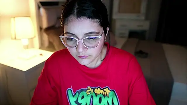 Camilaa_bueno's Live XXX Chat