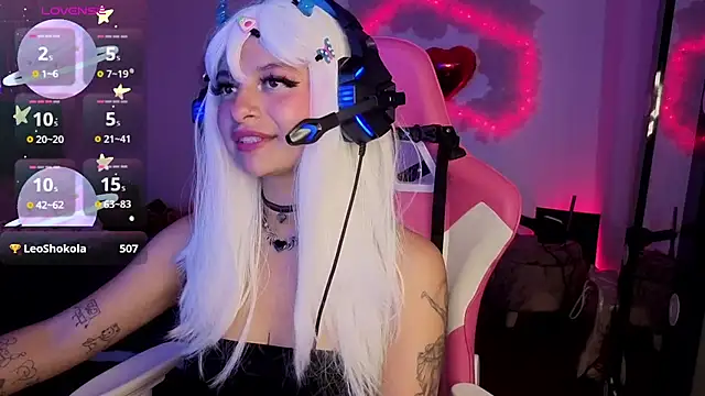 XXX chat uživo modela larah_uwu