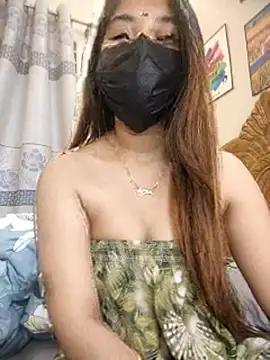 CloudyMist Adlı Modelin Web Kamerası Şovu