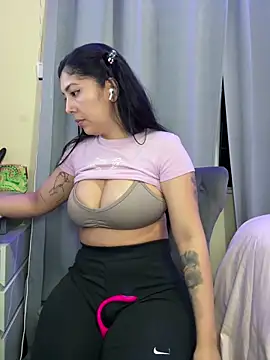 mia_gonzalez69 Adlı Modelin Canlı XXX Sohbeti