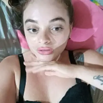 Chatroom XXX en direct de Emmacut