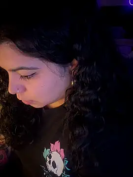 kimmiakiss22 Adlı Modelin Canlı XXX Sohbeti