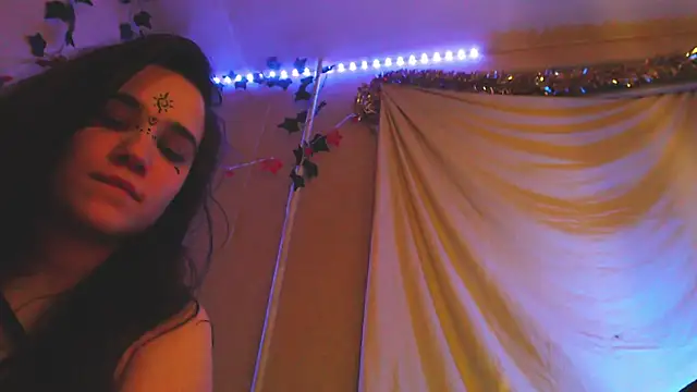 Chat XXX en directo de Tiny_Witch