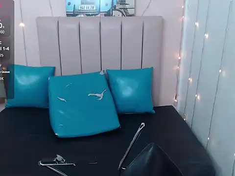 Chat XXX Live cora_desirers707