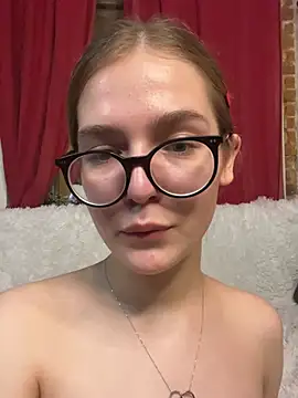 MyKittySayMeowのライブXXXチャット