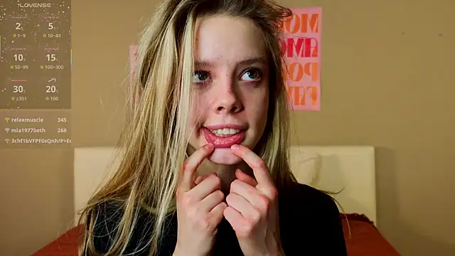 TiffinyMergist 即時 XXX 聊天