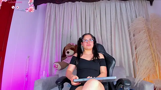 alejagarcia_ Live XXX-chat