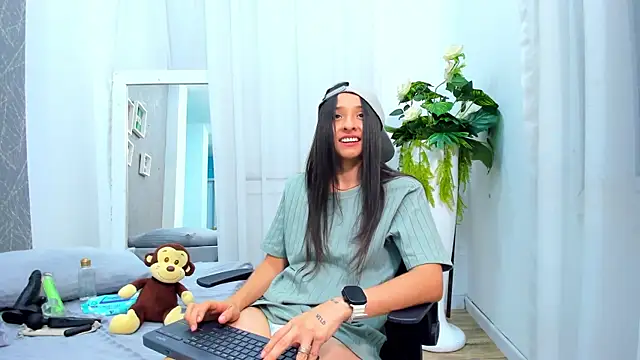 ViictoriiaSaenzのライブXXXチャット