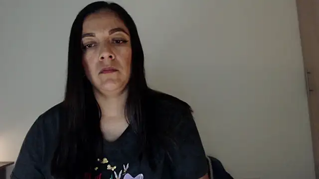 Chat +18 de urcute_kitten ao vivo