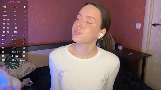 SanoraVillnave élő XXX-chatje