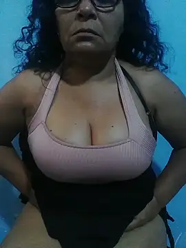 Amarantha25: онлайн-секс-чат