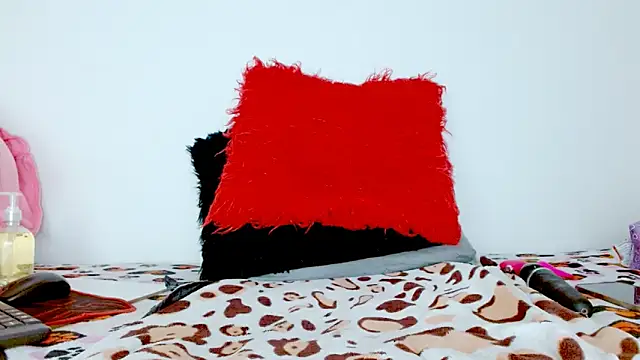 colombianahot8n Live XXX chat