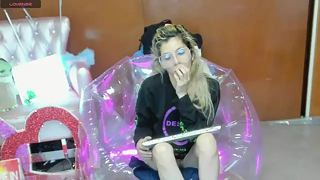 Skinygirl Webcamshow