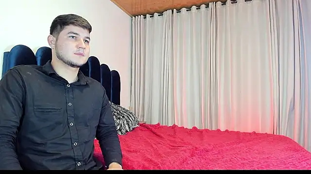 แชท XXX สดของ CameronyMartinn