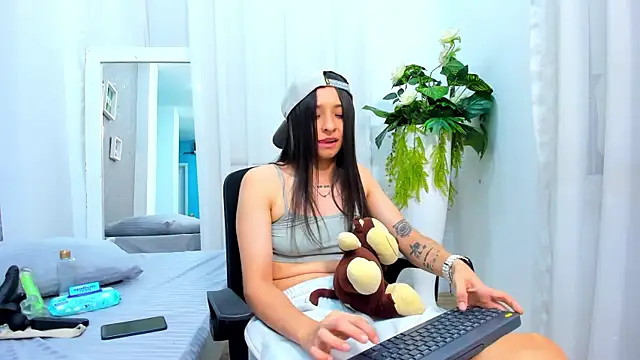 ViictoriiaSaenz লাইভ XXX চ্যাট