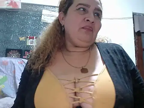 Chat XXX en directo de Perla1981--