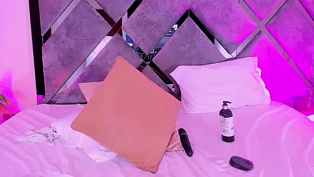 luciagray1 Show Webcam