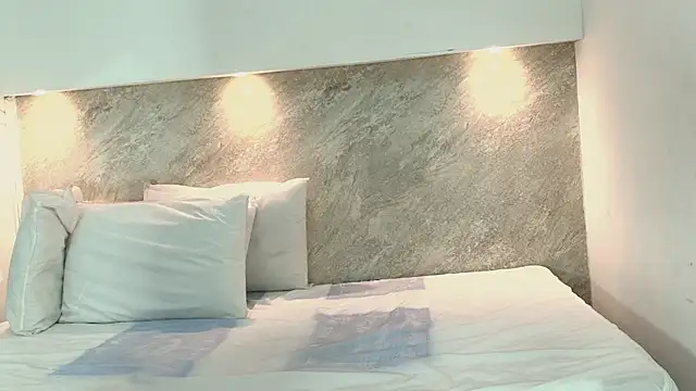 Emmy_lander1 Live XXX-Chat