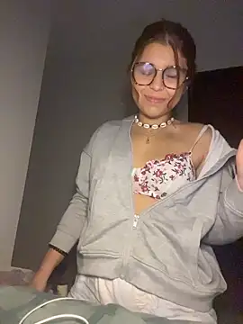 baddieasiantv: онлайн-секс-чат