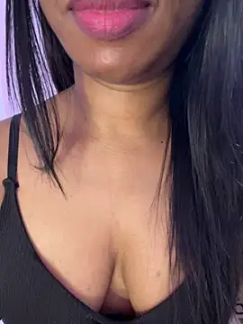 tamil_Aarathin Webbikameraesitys