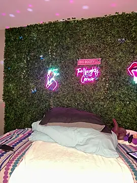 Chat XXX en directo de RenaThickAss