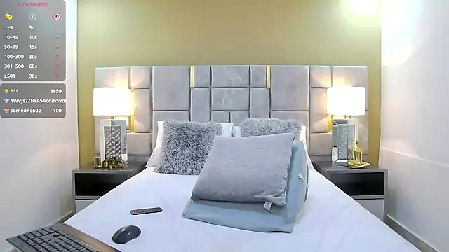 Little_Amarantha élő XXX-chatje