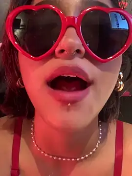 XXX chat uživo modela LilithMonette