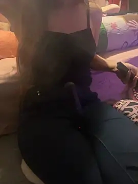 LaPetitechienne1: онлайн-секс-чат