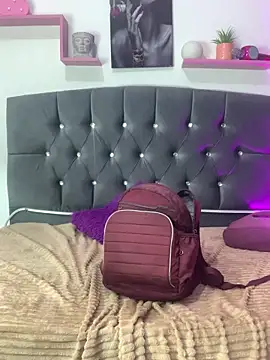 ISIS17_EF élő XXX-chatje