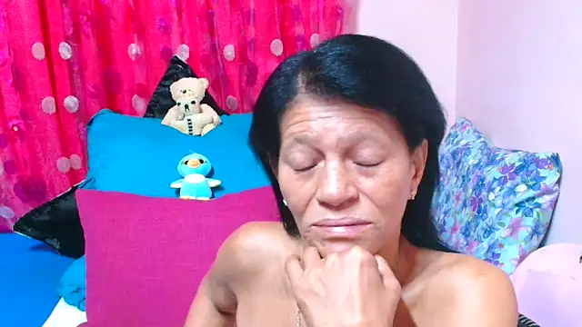 XXX chat uživo modela SLUTTYROXY