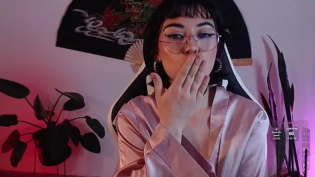 Ellyuwuw: онлайн-секс-чат