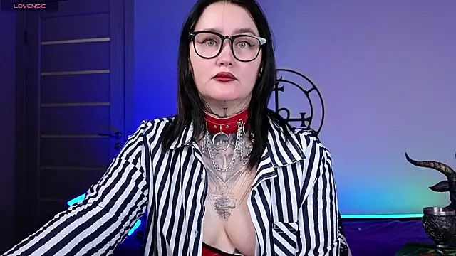 XXX chat uživo modela Emmybrightj_