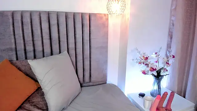 LaraGoldd live XXX chat