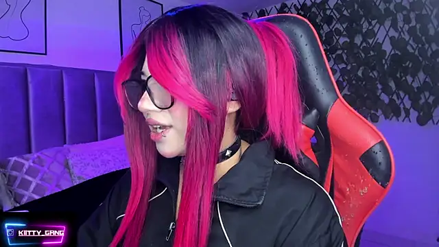 XXX chat uživo modela Kitty_Gang